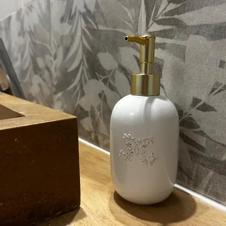 Les Demeures Du Clos Apartment *